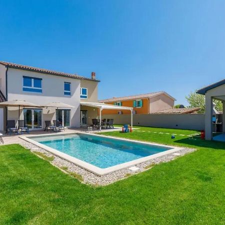Villa Edi-Heated Pool & E-Bike Sisan Exterior photo